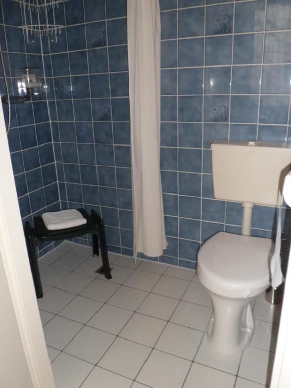 Chambre Simple ou Double avec Salle de Bains Commune