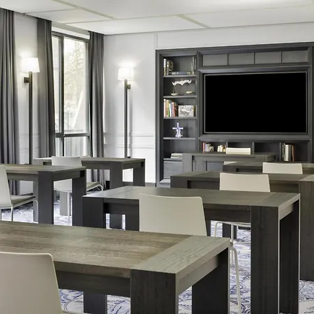 Moevenpick Hotel The Hague-3